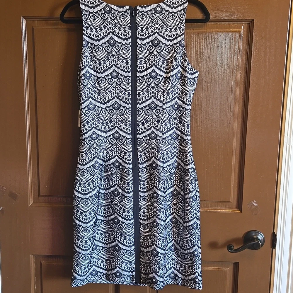 Guess-Lace Navy & white sleeveless dress Sz 6 NWT.